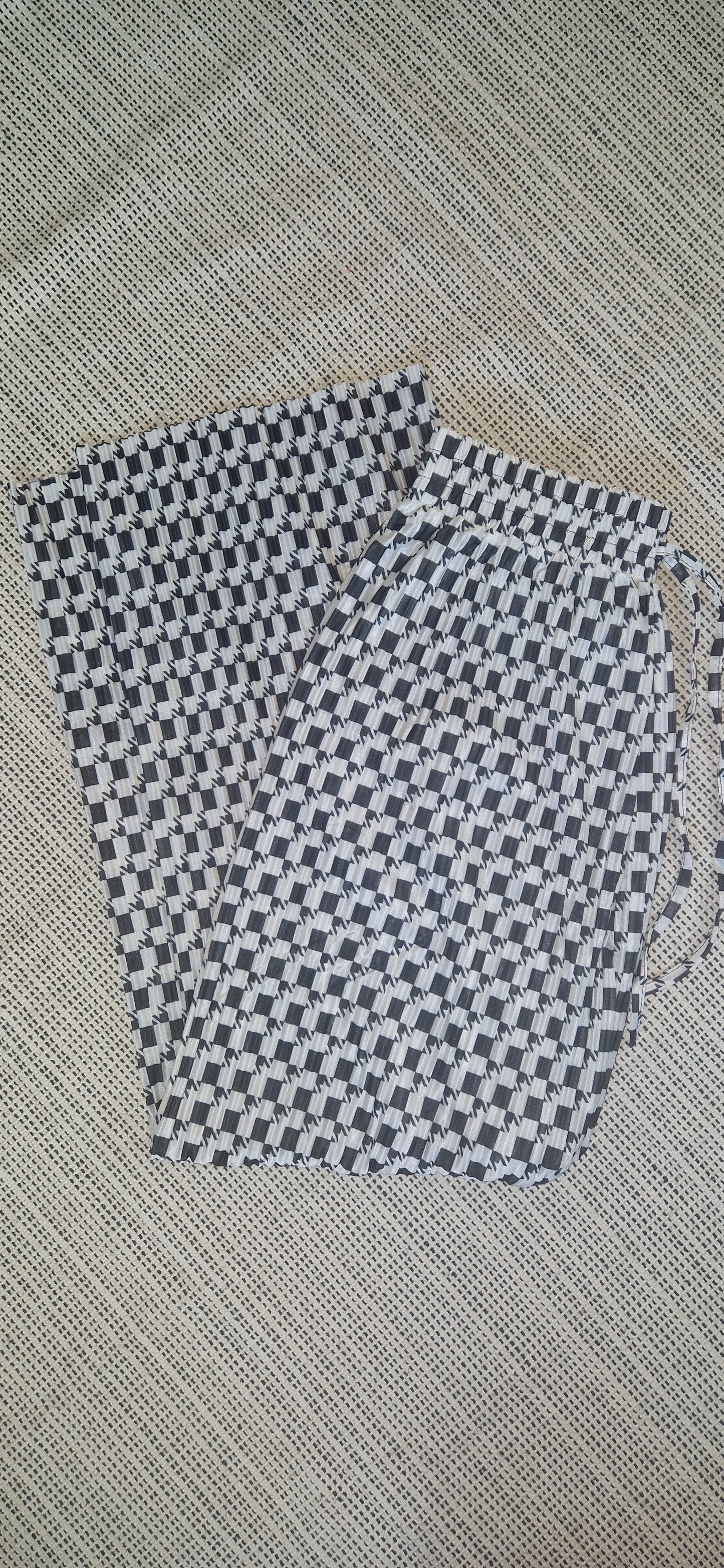 TARA - Patterned Wide Leg Trousers Black