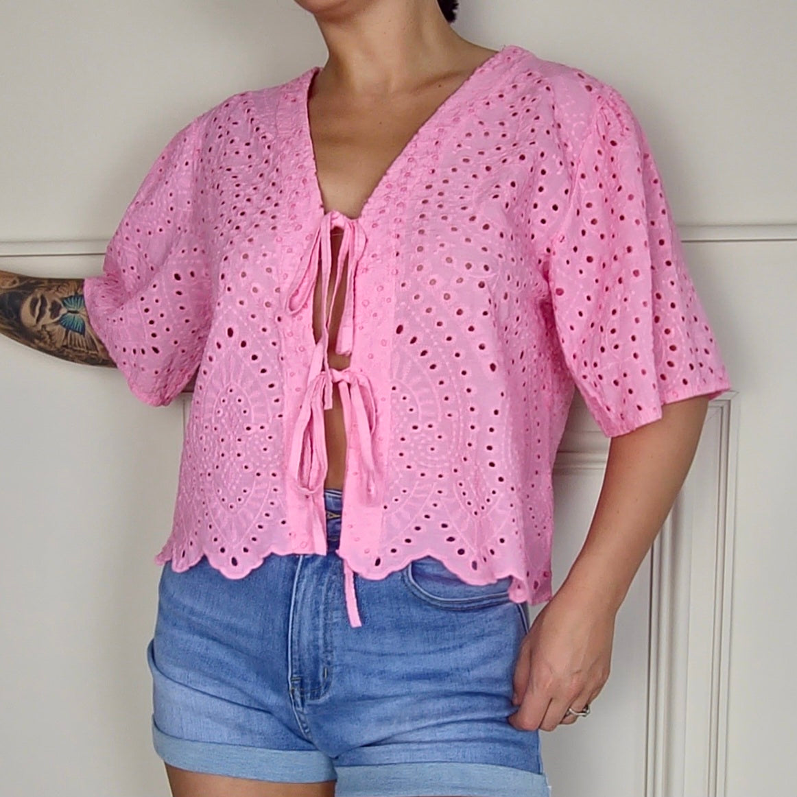 BELLE - Broderie Style Scallop Hem Tie Up Blouse Pink