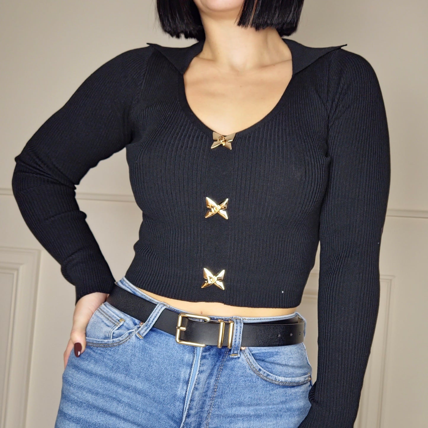 KAYDIS - Gold Clasp Detail Collared Ribbed Top