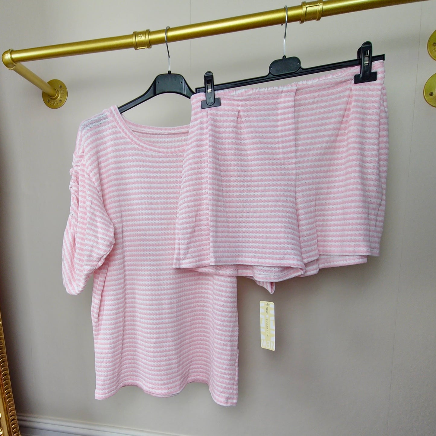 EMMI - Ruched Sleeve Top With Matching Shorts Pink