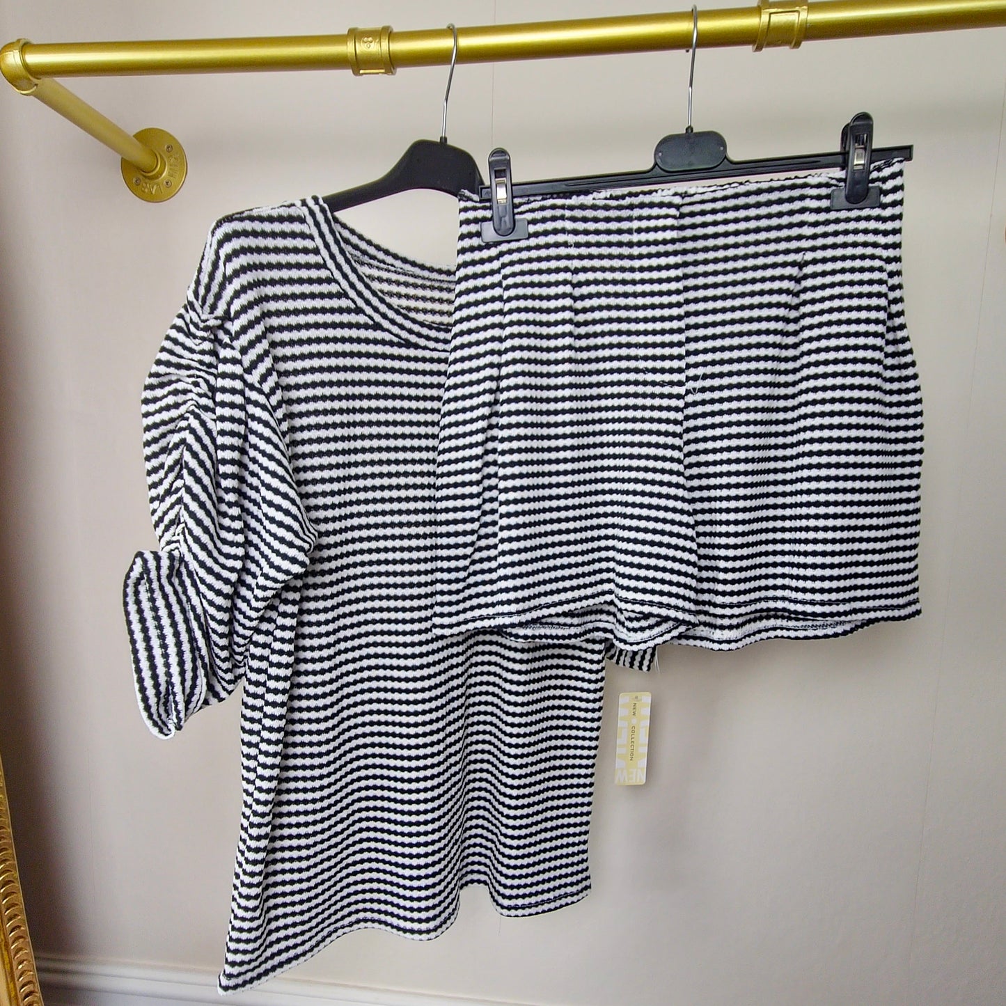 EMMI - Ruched Sleeve Top With Matching Shorts Black