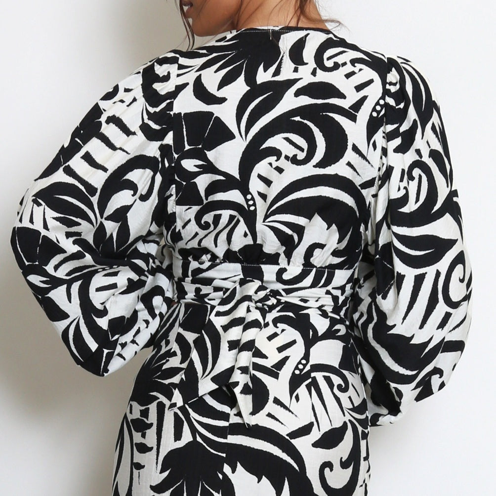 ALLANA - Cropped Blouse Black