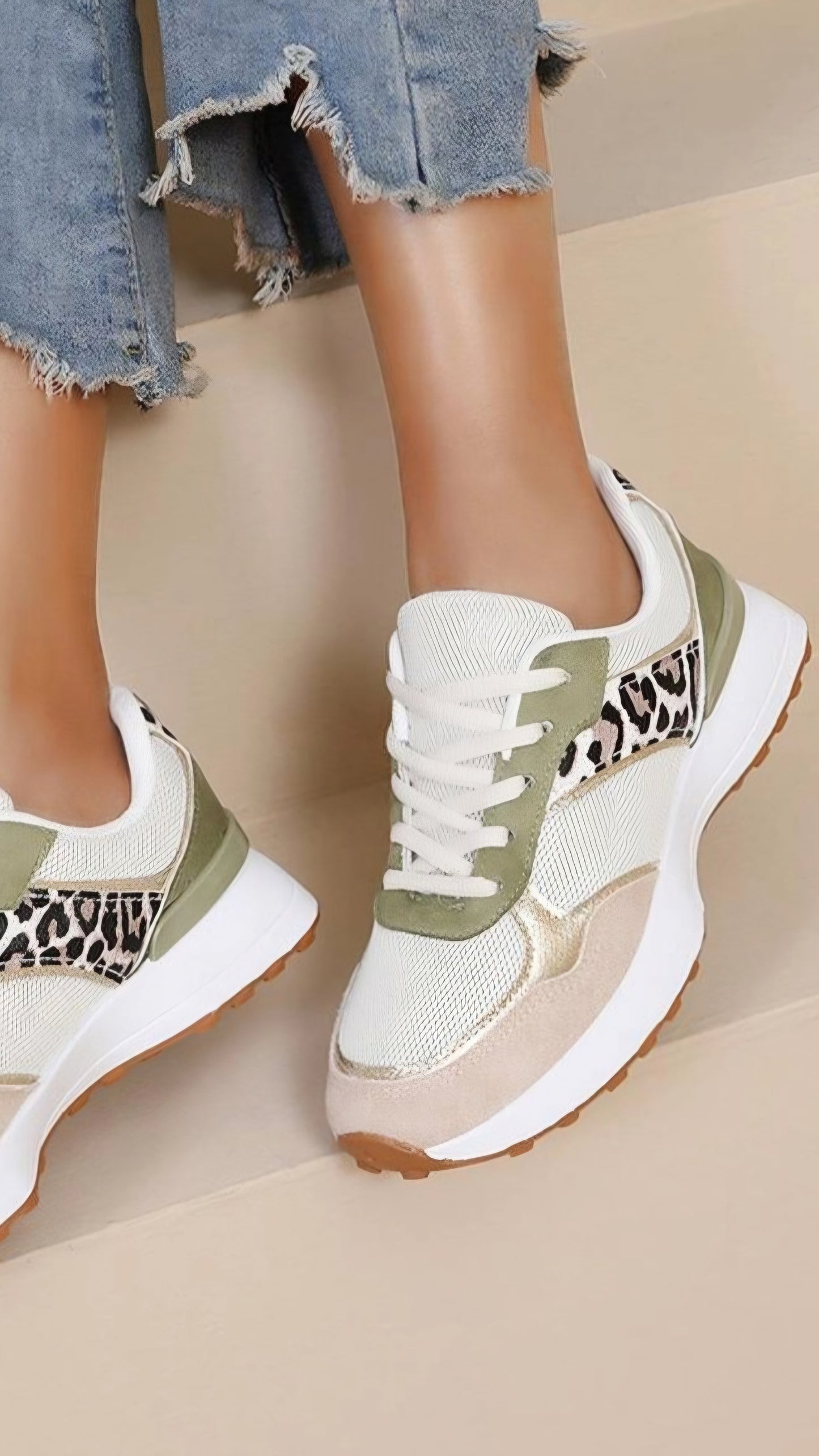 AINSLEY - Leopard Print Accent Trainers