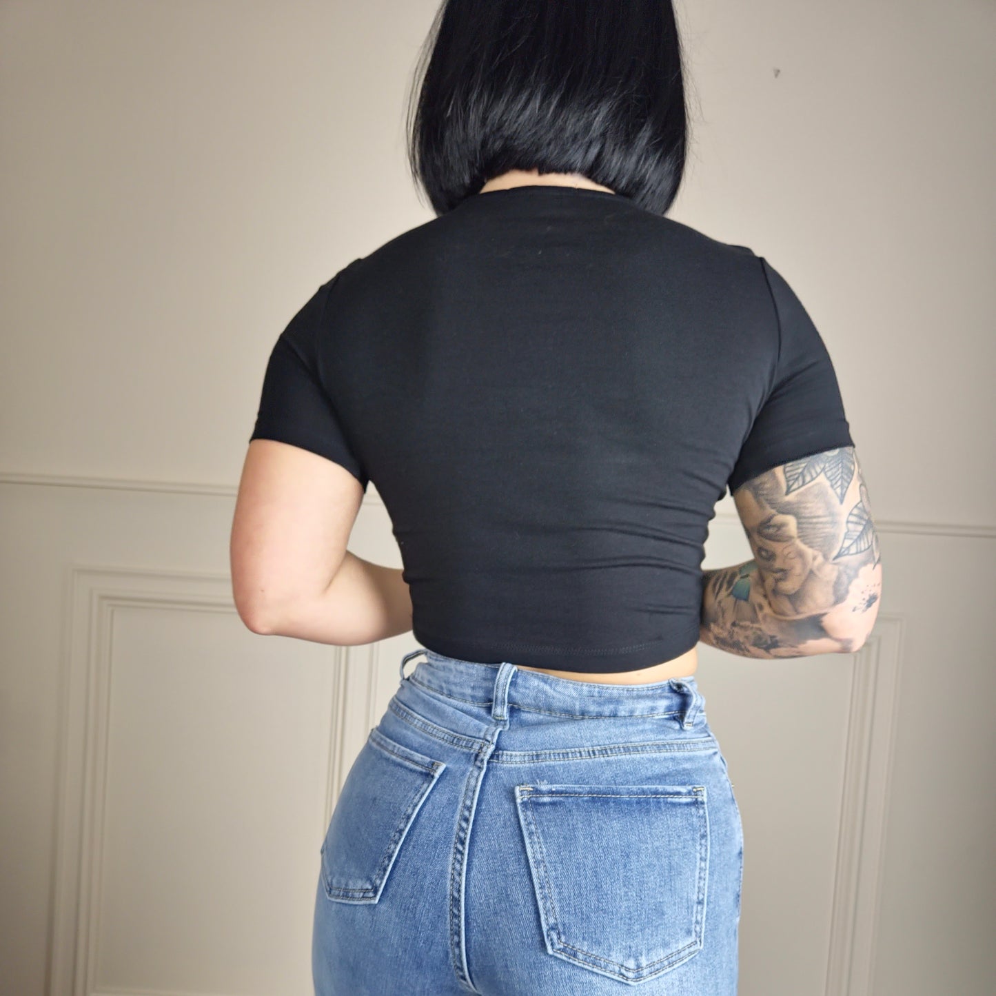KADIE - Basic Round Neck Short Sleeve Cottom Crop T-Shirt Black