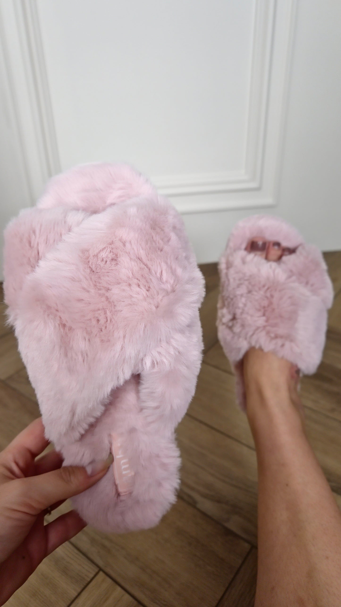 GIGI - Fluffy Crossover Slippers Blush