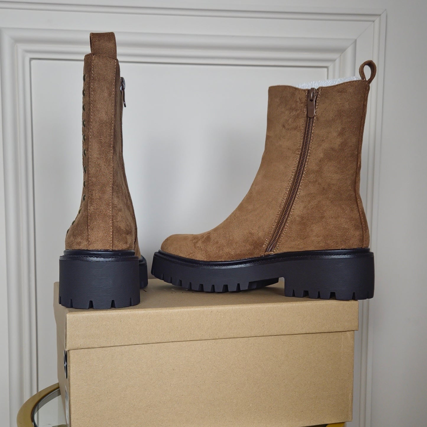 LANIE - Studded Chunky Chelsea Boot