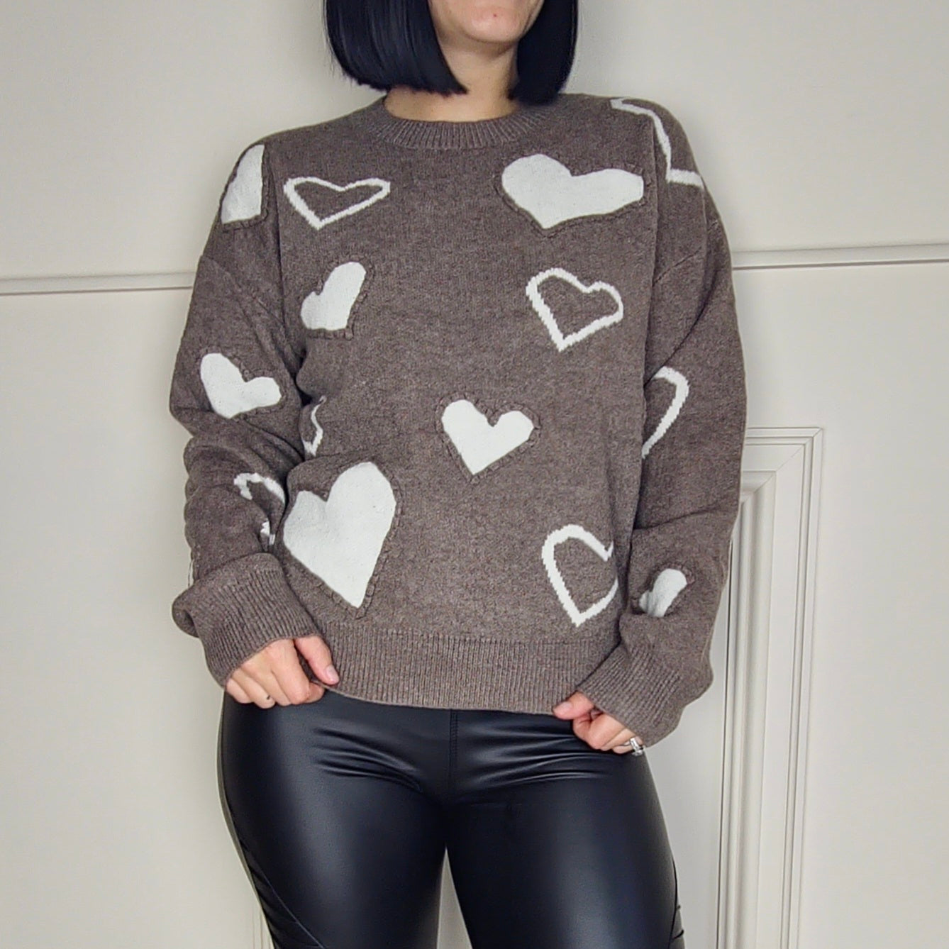 MILA - PREMIUM Contrast Heart Sweater Jumper Mocha