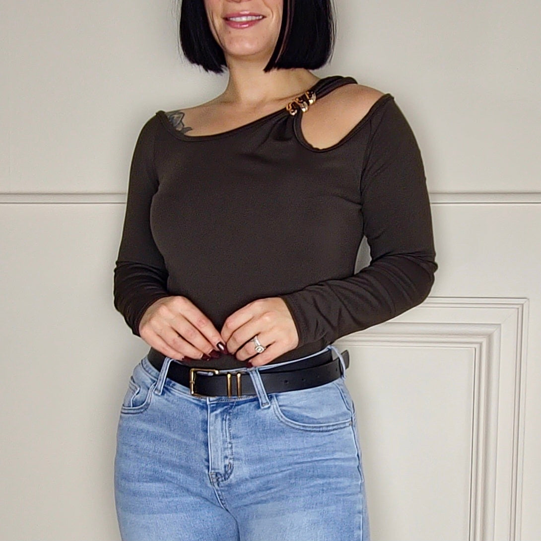 SHELLY - Off Shoulder Cut Out Top Chocolate