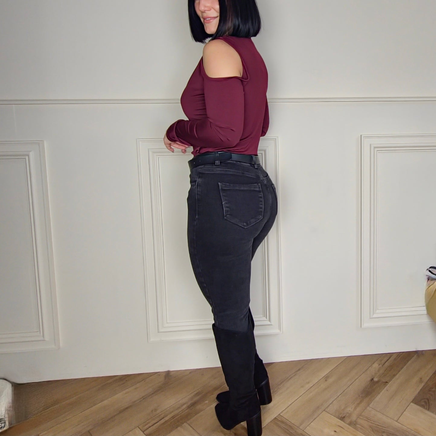 FARIA - Gold Clasp Cold Shoulder Style Top Wine