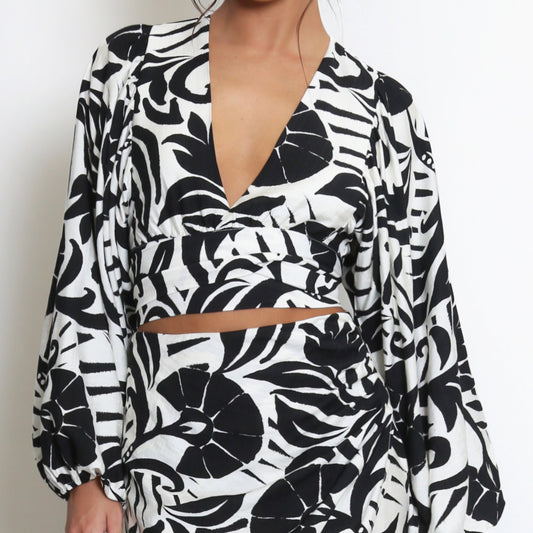 ALLANA - Cropped Blouse Black