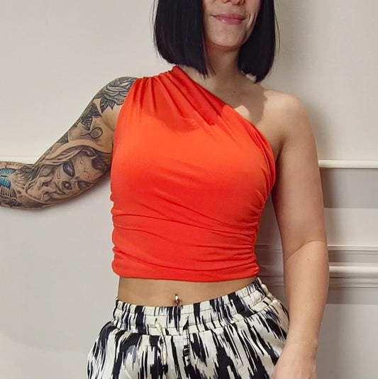 JORDAN - One Shoulder Ruched Crop Top