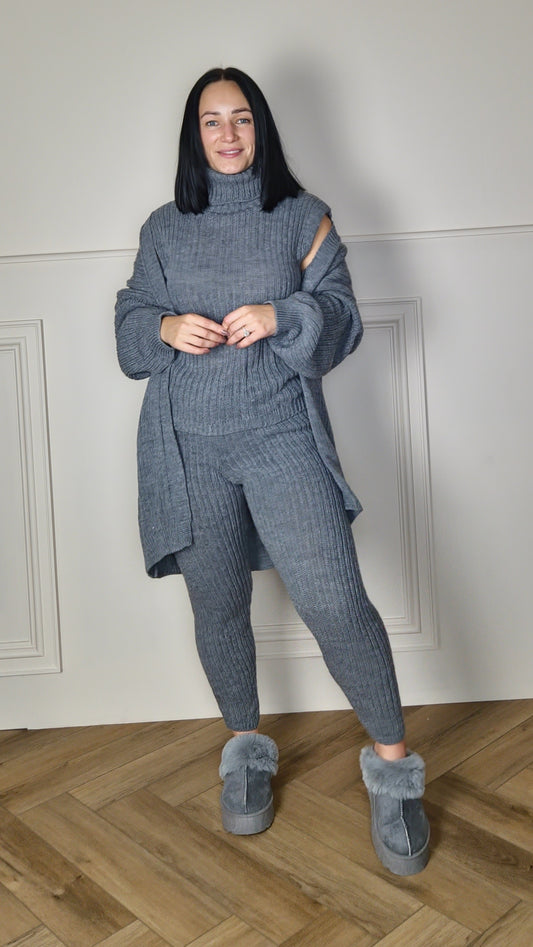 REMI - Three Piece Knitted Set Grey