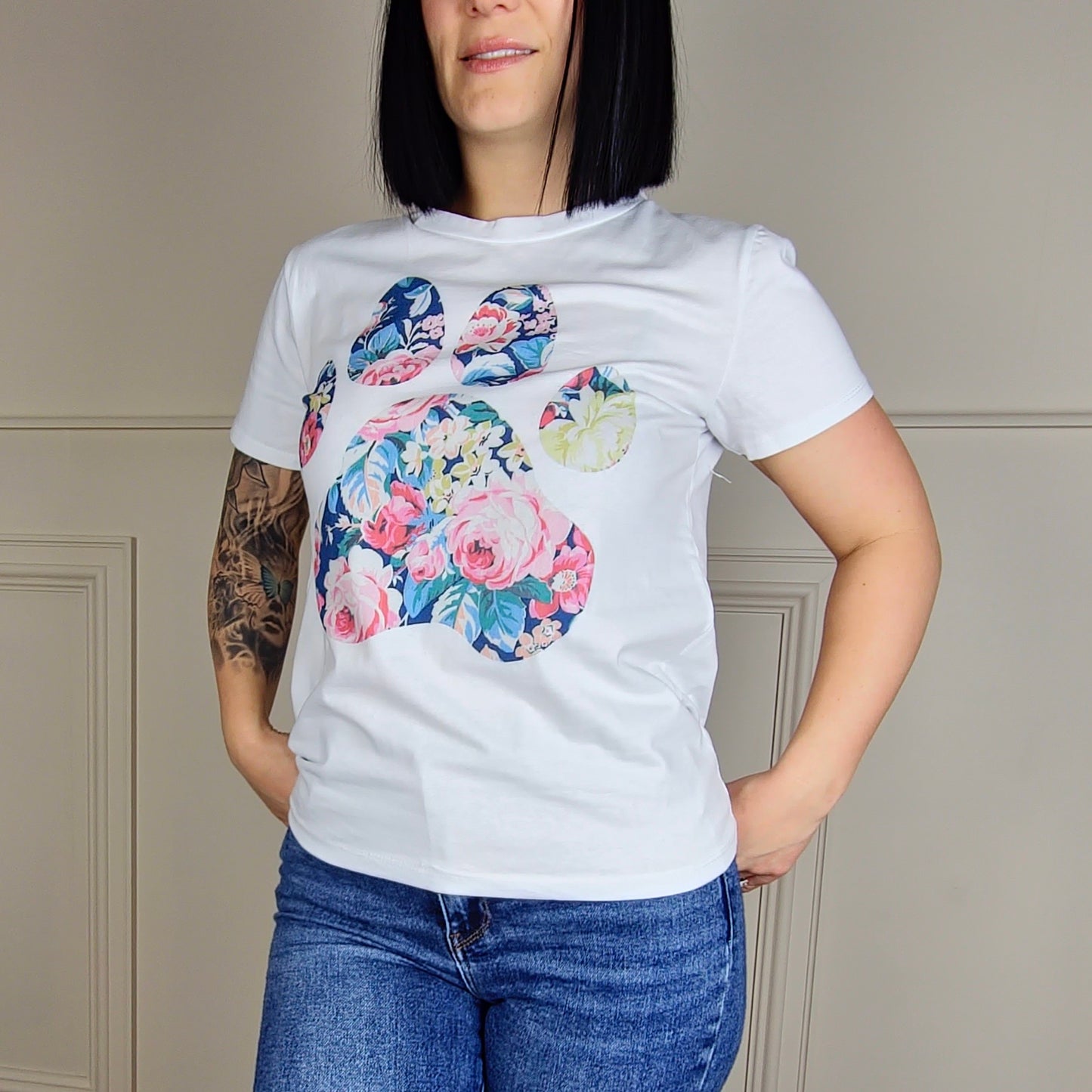 KORINA - Large Paw Print Graphic Tee