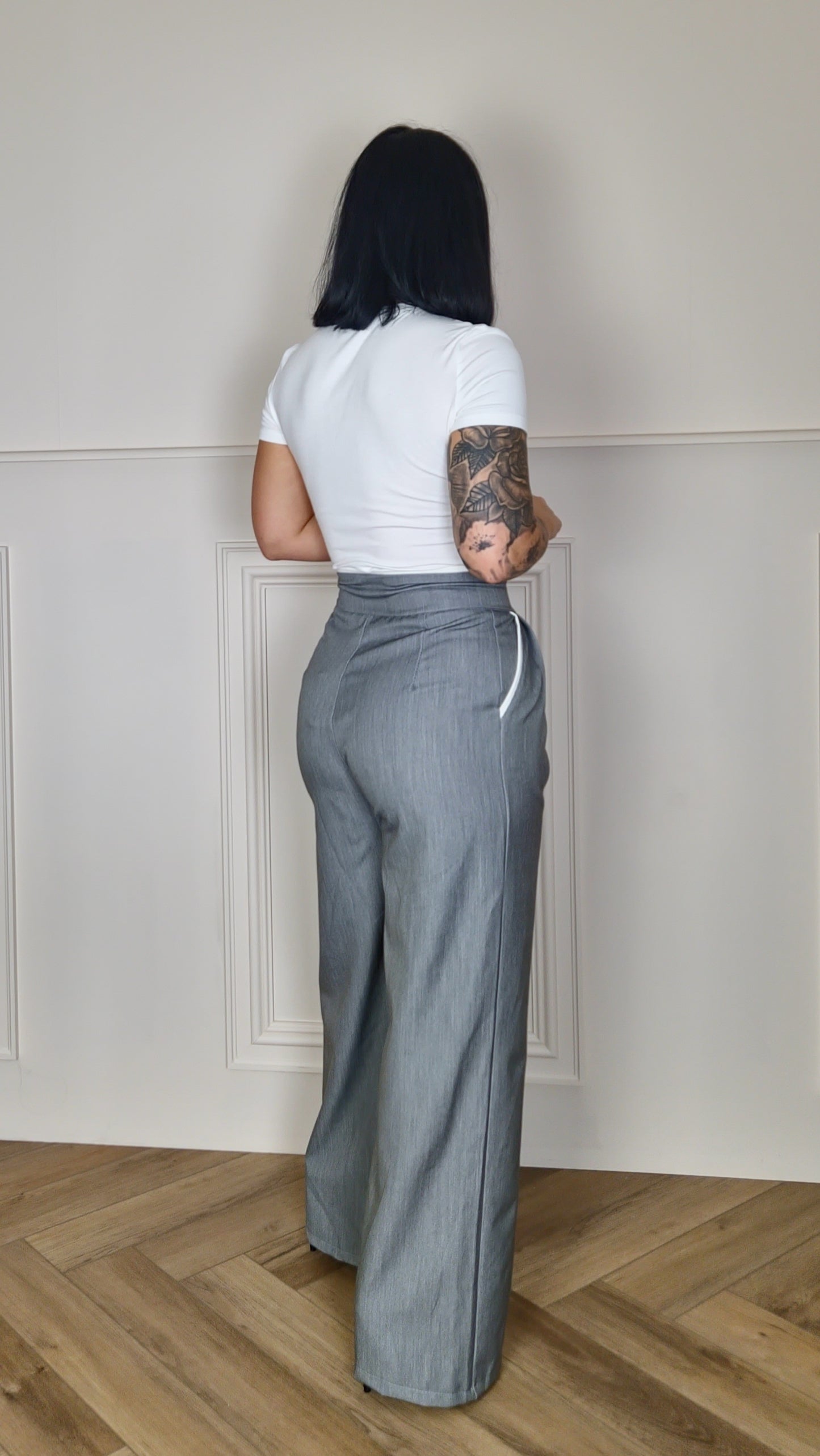 JENNA - High Waisted Trouser With White Trim Grey