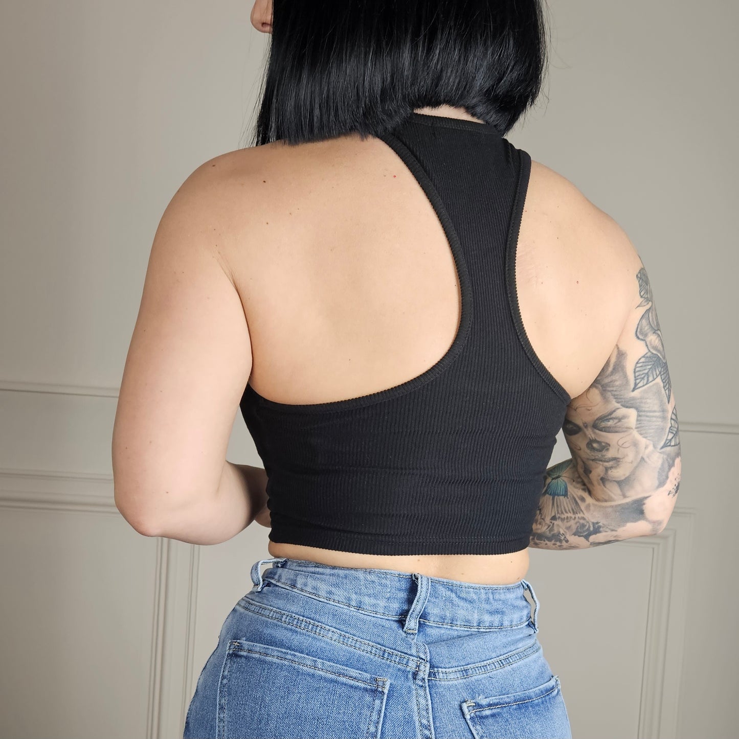 ALICE - Muscle Back Crop Top Black