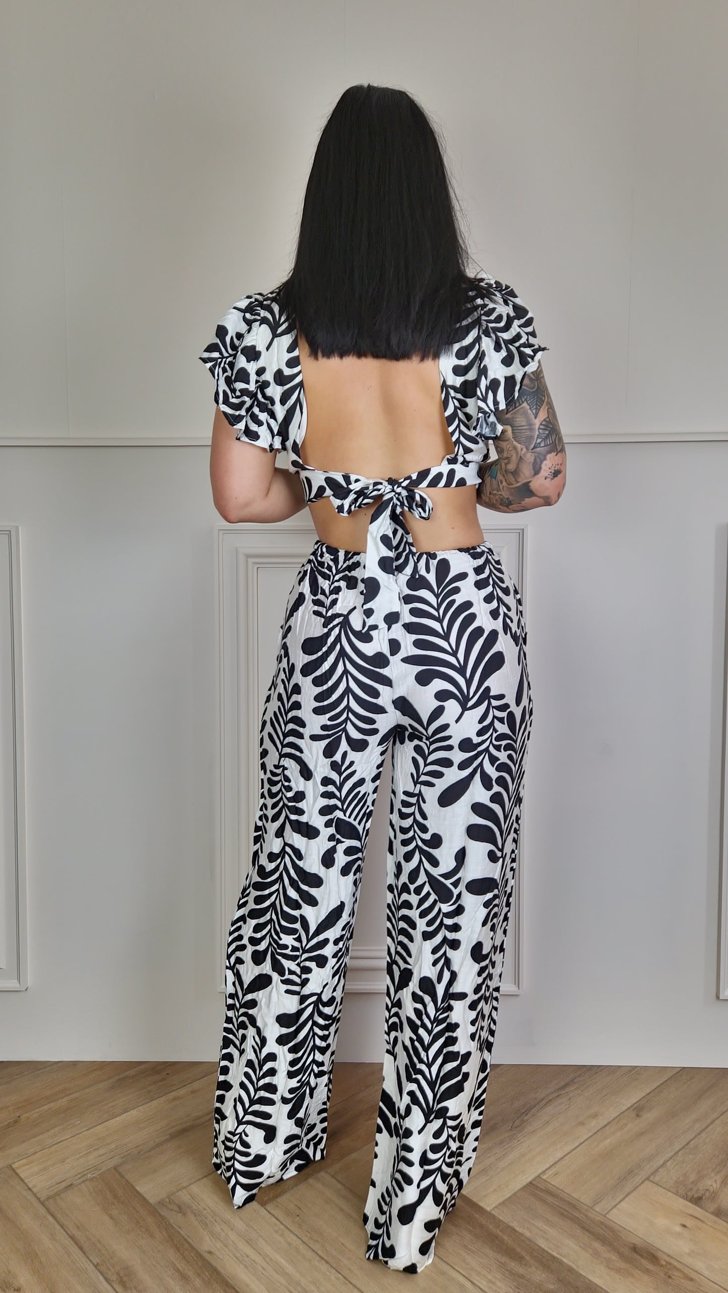 BRIANNA - Leaf Print Open Back Co-ord Black