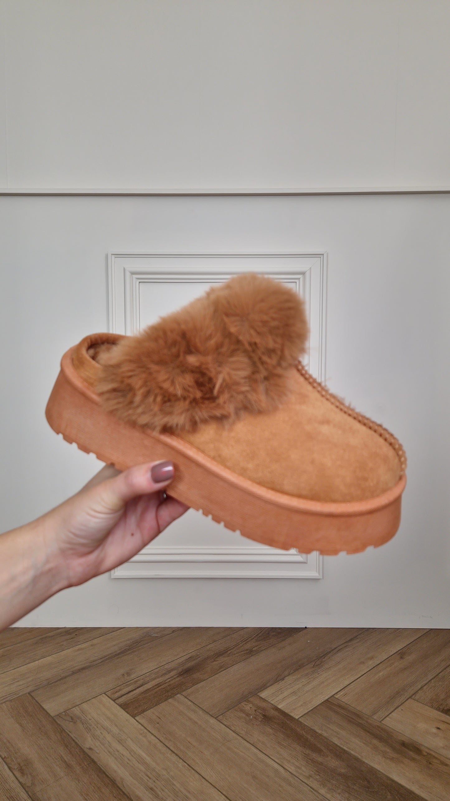 BELLA - Slippers Chestnut