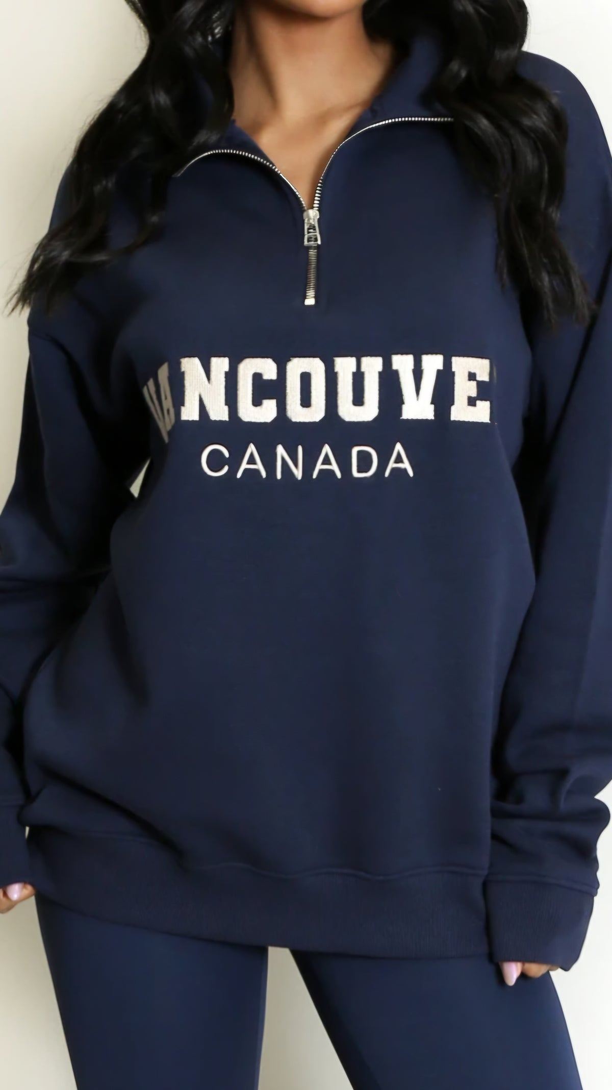 VANCOUVER - Embroidered Fleece Lined Jumper Navy